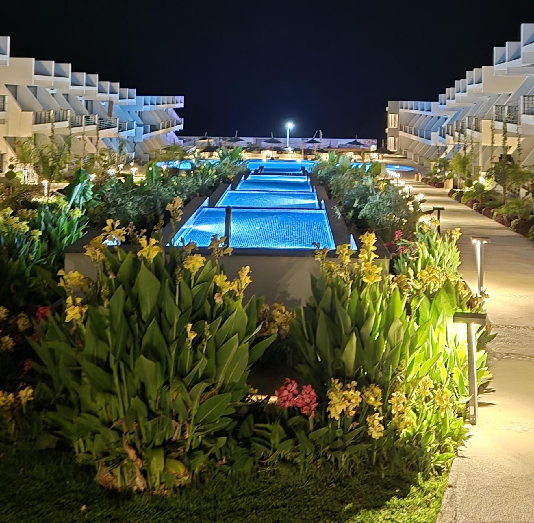 Pearl Island * Kalogrea